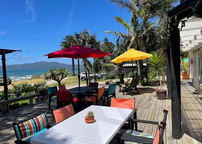 Driftwood Lodge Beachfront, Cable Bay, Northland